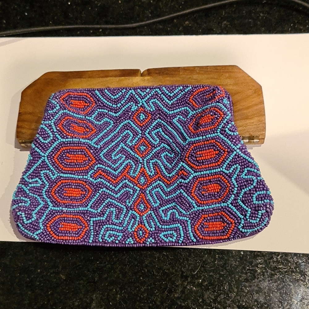 Beaded clutch